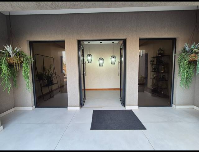 4 BEDROOM HOUSE FOR SALE IN HERON BANKS GOLF ESTATE